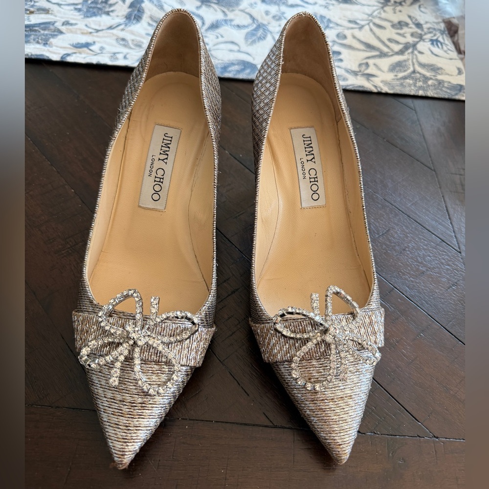 EUC Jimmy Choo Veil Metallic Woven Lame Fabric Champagne Pointy Toe Pump, 7.5.